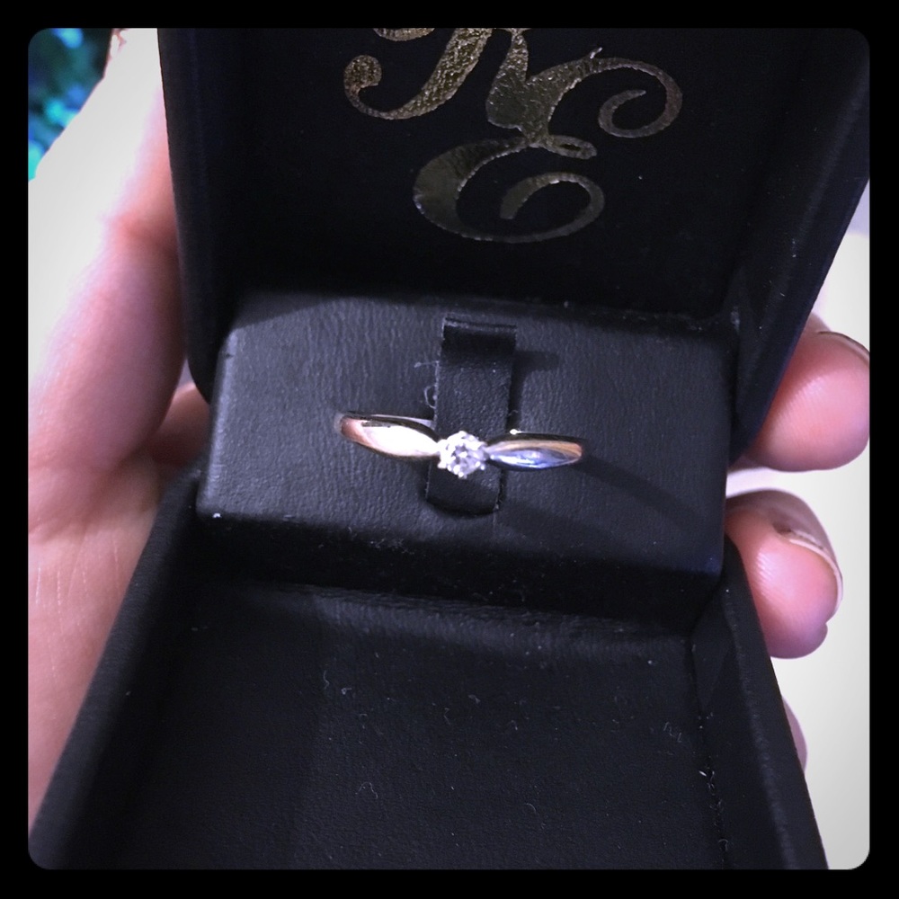 Diamond Solitaire Ring in White Gold